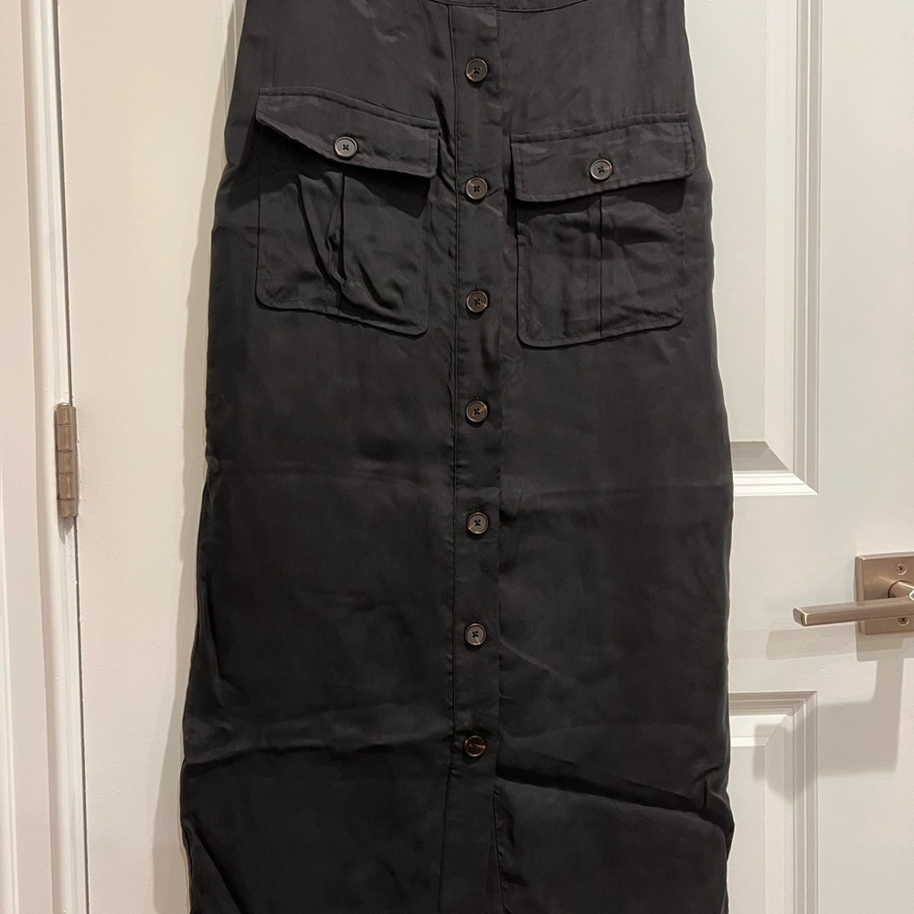Chic Black Button-Down Midi Skirt